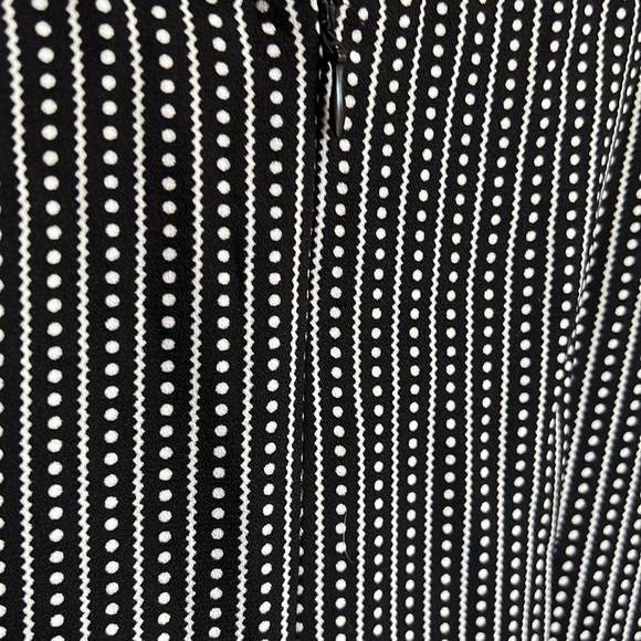 Max Studio Black/Cream V-Neck Jumpsuit. - Picture 6 of 10